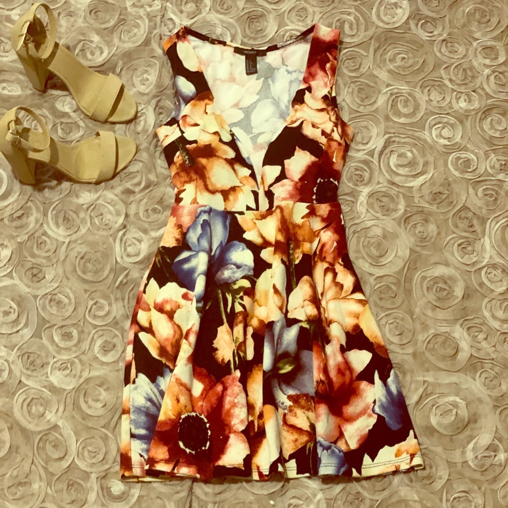 Low cut Sweetheart top sleeveless floral dress